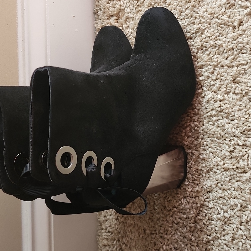 Boots - Picture 2 of 5